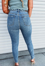 Load image into Gallery viewer, Judy Blue Josie Tummy Control Jeans