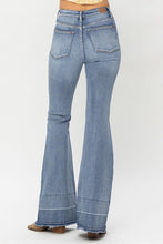 Load image into Gallery viewer, Judy Blue Larson Tummy Control Flare Denim